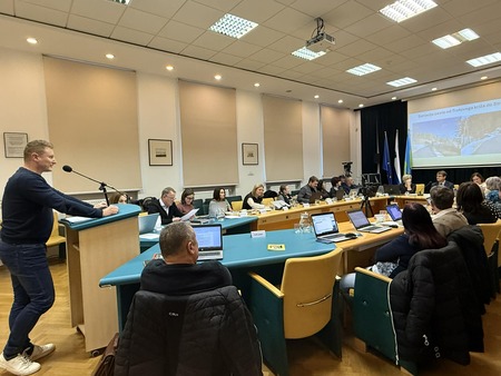 d9a6cfa3-d055-4bb6-bf6f-405df8de40e1 (1)